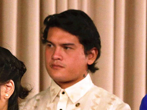 杜特尔特：小儿子沉迷艳星不知回家 悲剧啊